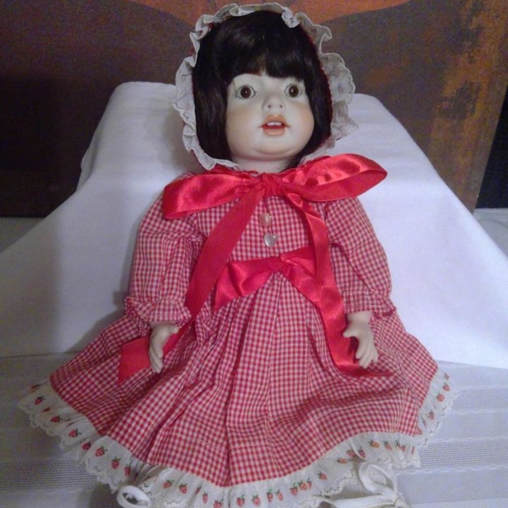 Vintage Porcelain Doll - Vela Freanyl 1980